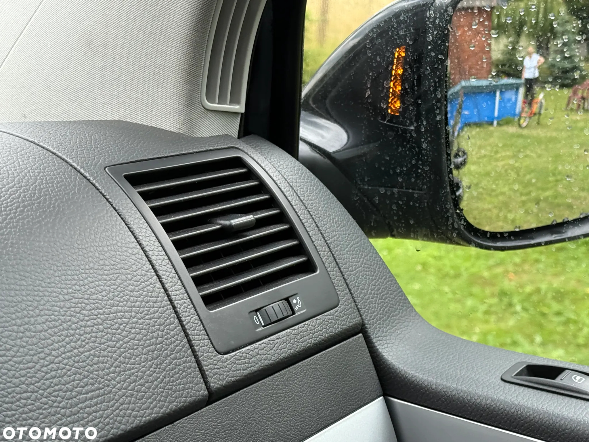 Volkswagen Multivan - 13