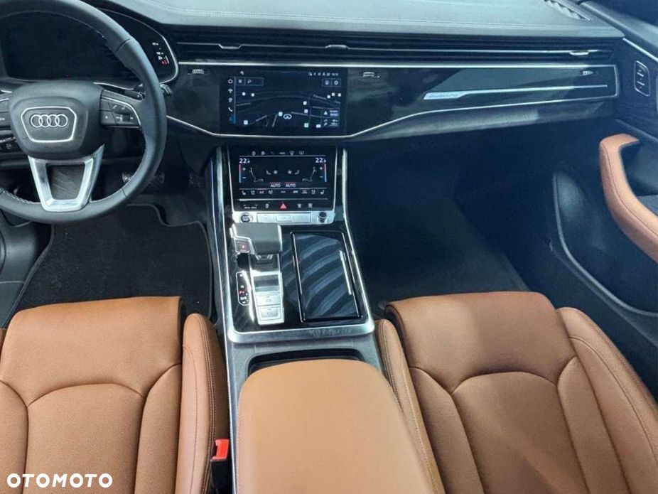 Audi Q8 - 10
