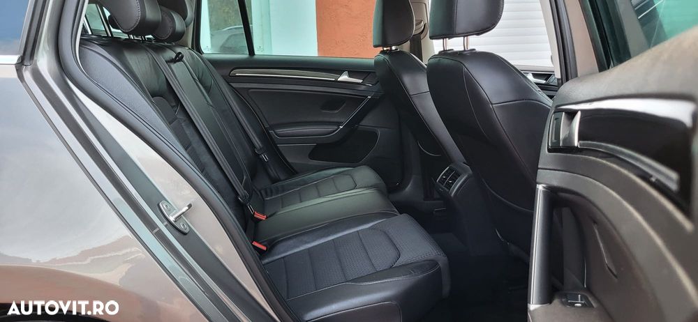 Volkswagen Golf - 12