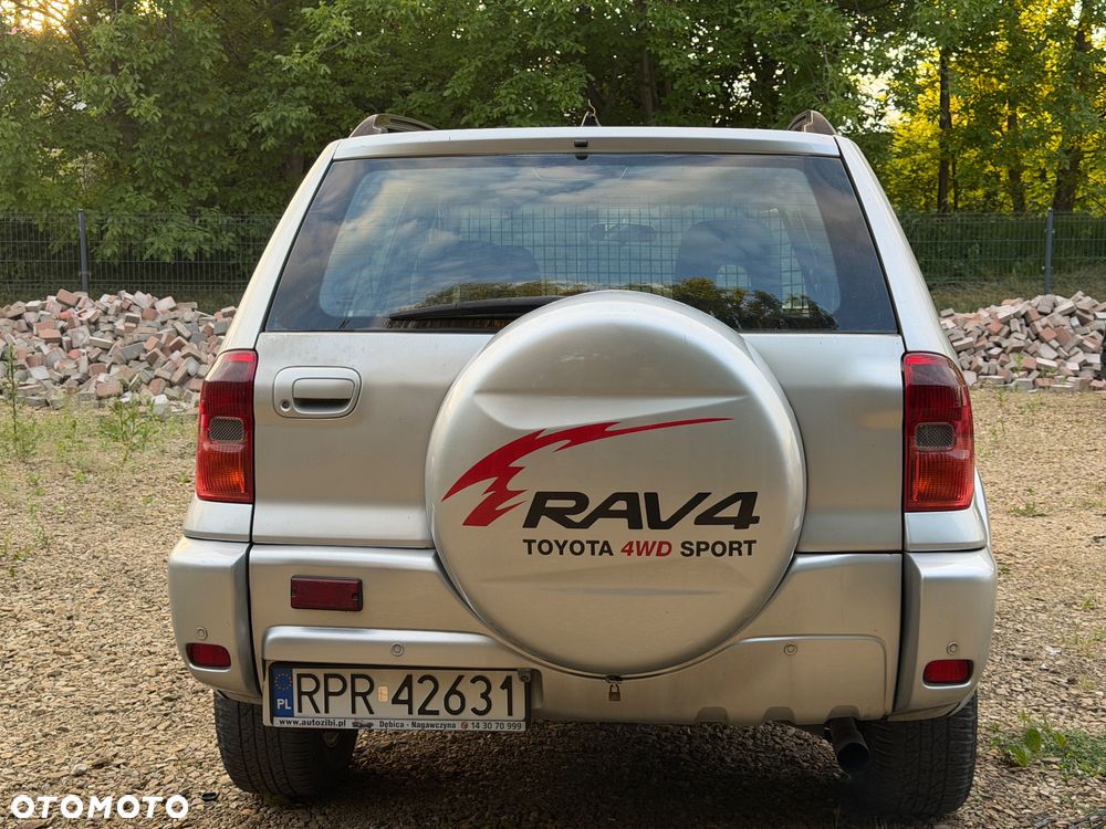 Toyota RAV4 D-4D 4x4 - 8