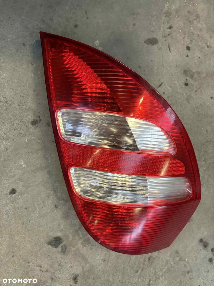 LAMPA MERCEDES W169 - 1