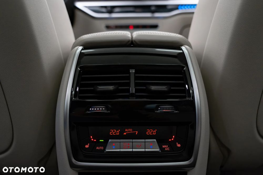 BMW X7 - 33
