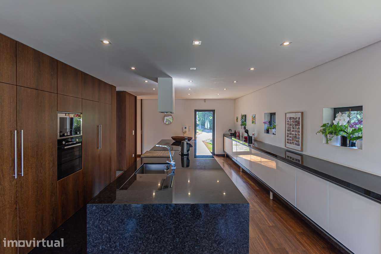 MORADIA TÉRREA T3 de LUXO a 1KM da PRAIA , com 348 m² em LOTE 2300 m² - Grande imagem: 3/36