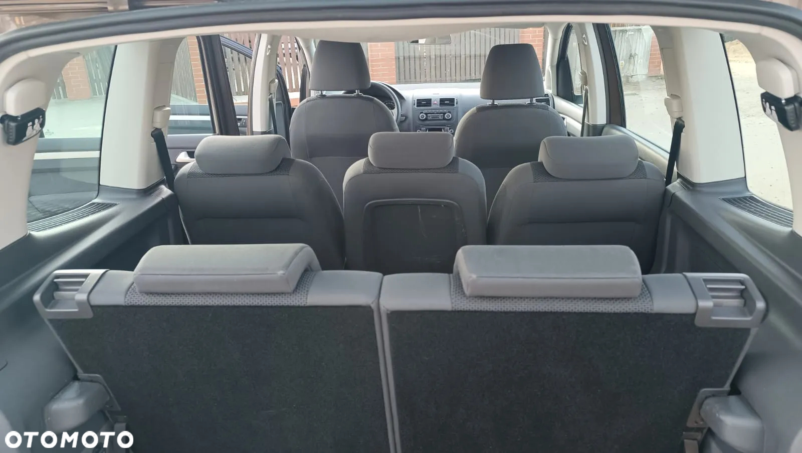 Volkswagen Touran 1.6 TDI DPF Trendline - 26