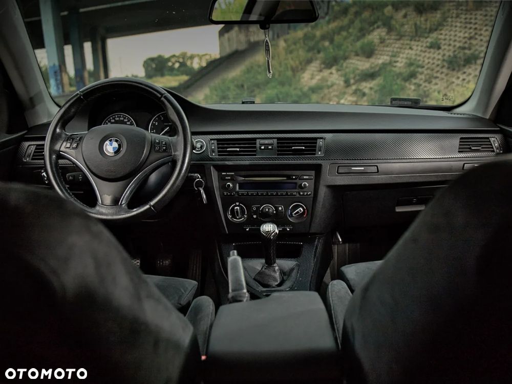BMW Seria 3 320i - 21