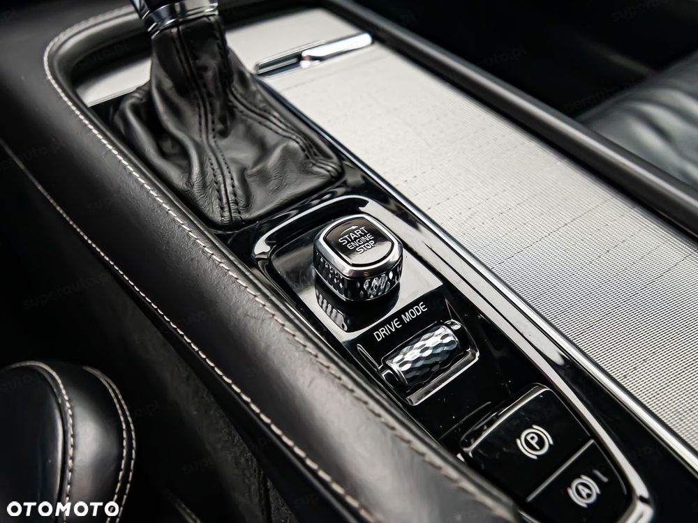 Volvo S90 D5 AWD R-Design - 25