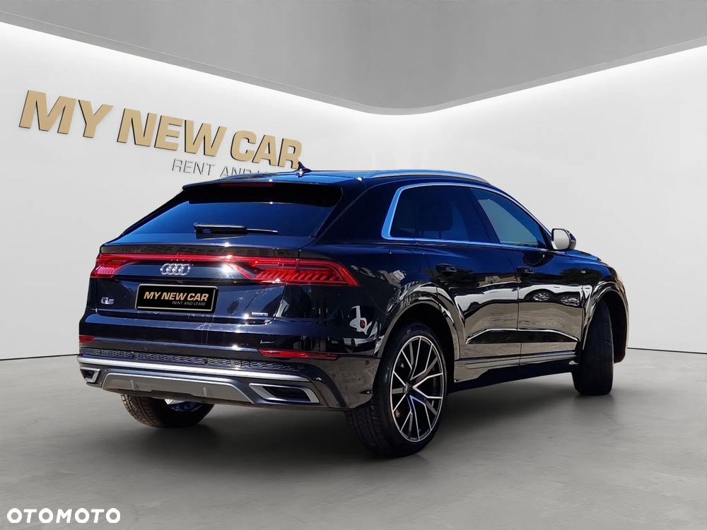 Audi Q8 - 8