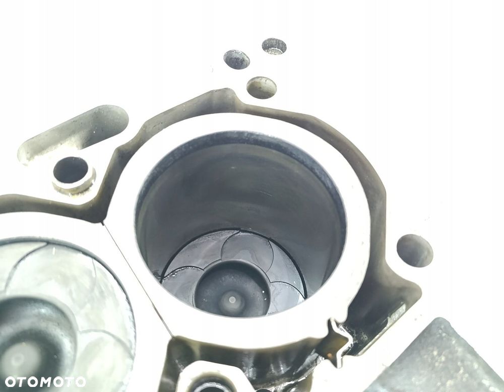 BLOK SILNIKA VOLVO V70 S60 XC70 XC90 D5244T4 - 8