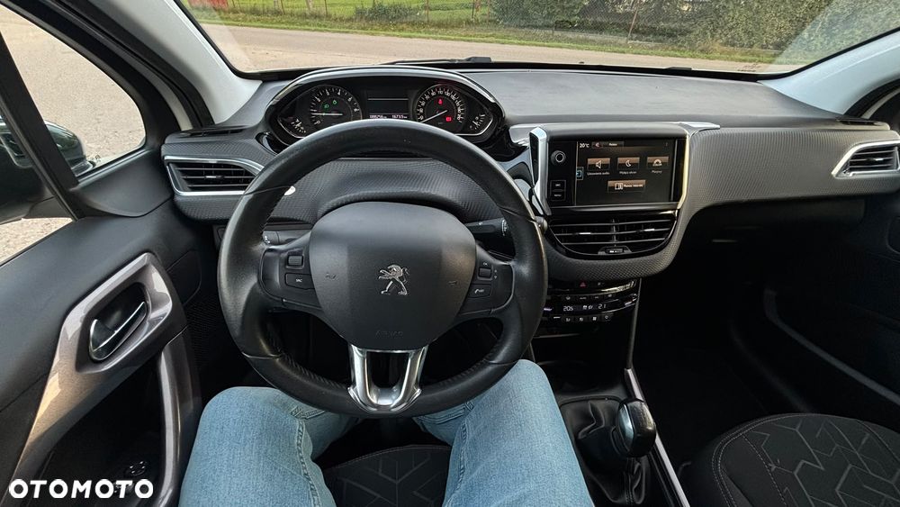 Peugeot 2008 - 11