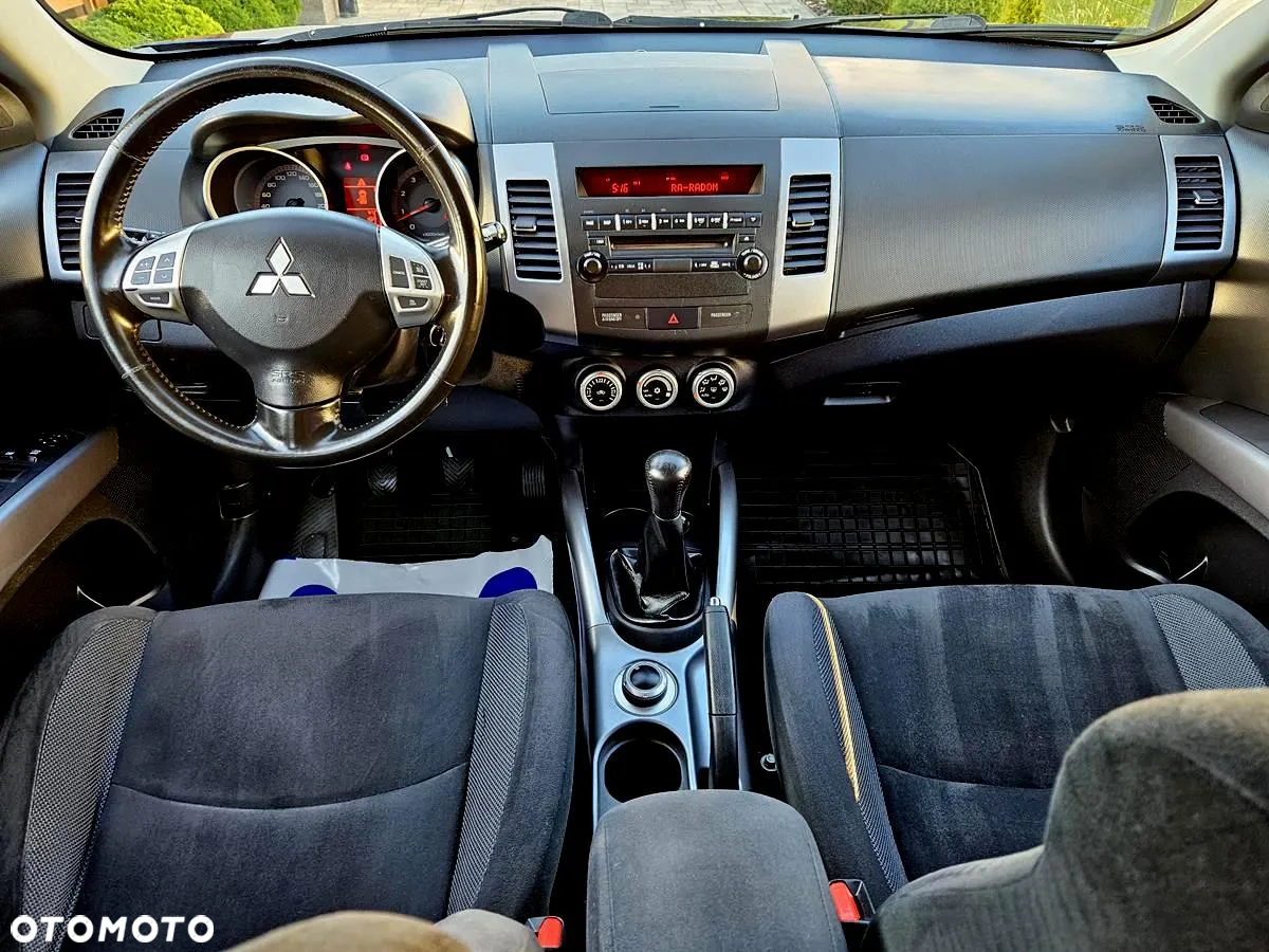Mitsubishi Outlander 2.4 4WD Inform - 20