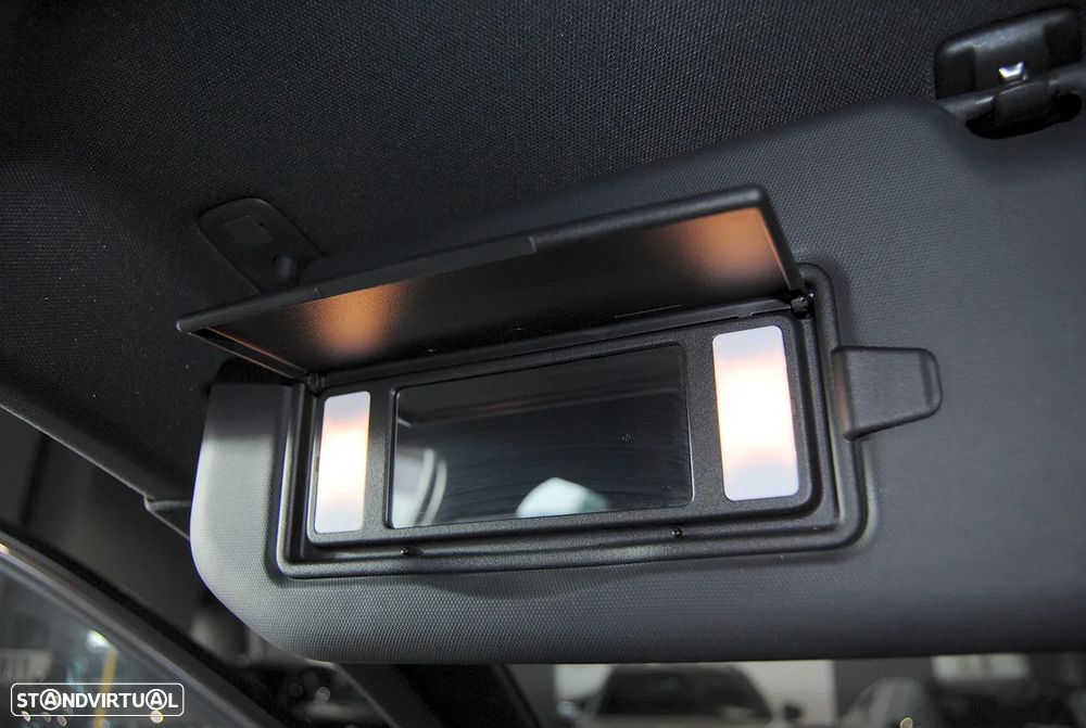 Peugeot 3008 1.6 Hybrid GT e-EAT8 - 42