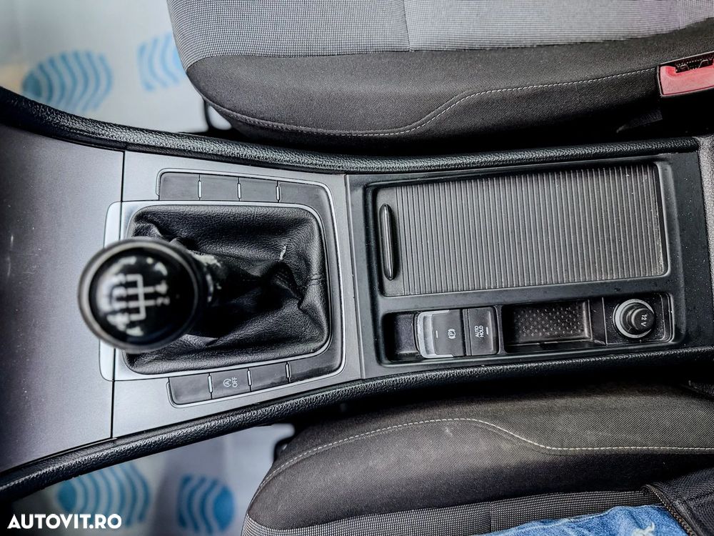 Volkswagen Golf - 16