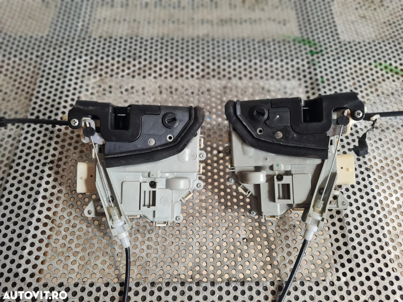 Broasca Blocator Incuietoare Usa Fata Spate Audi A4 B8 A5 2.0 Tdi Euro 5 Motor CJC Cutie Automata N - 8