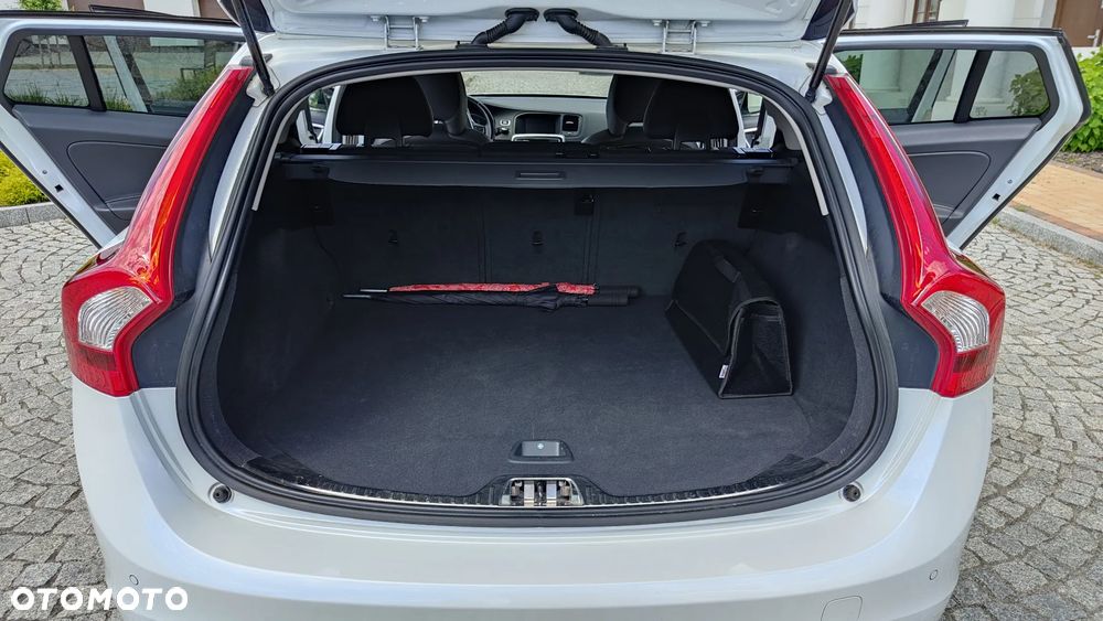 Volvo V60 Cross Country D3 - 16