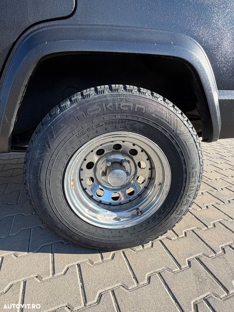 Jeep Grand Cherokee - 22