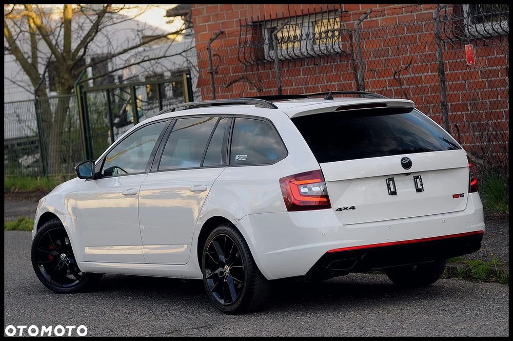 Skoda Octavia 2.0 TDI 4x4 DSG RS - 23