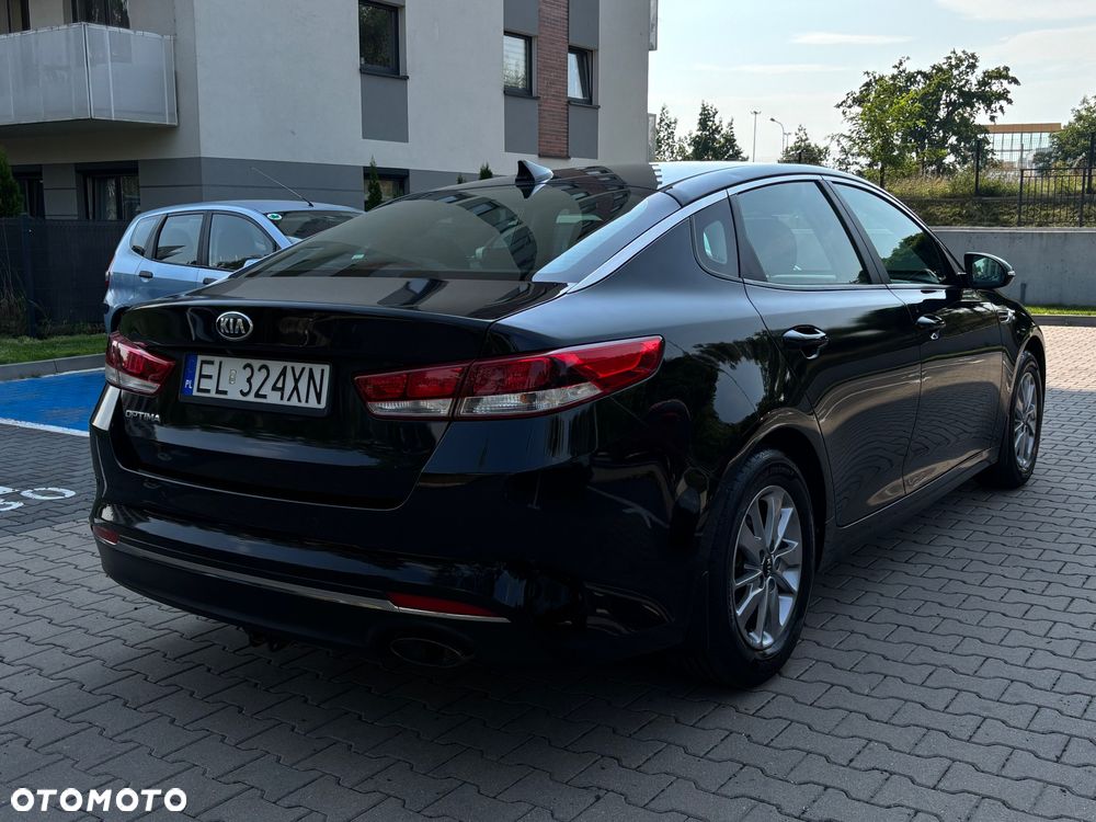 Kia Optima 2.0 L - 6