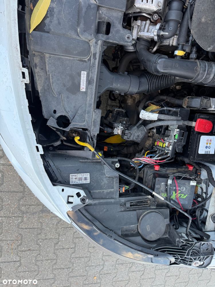 Peugeot 3008 PureTech 130 Stop & Start GPF Allure - 31