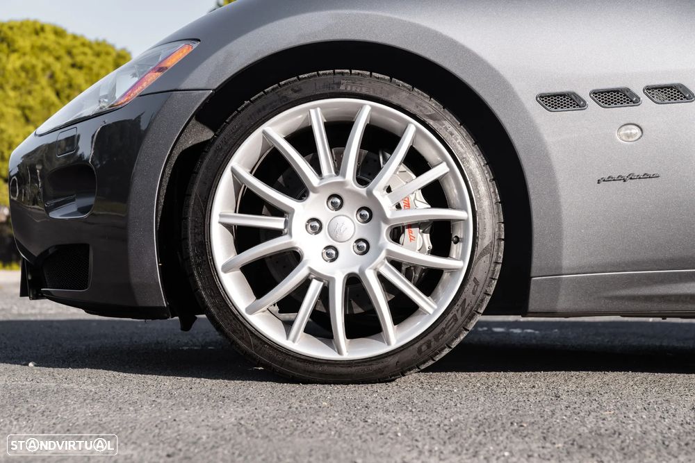 Maserati Grancabrio - 10