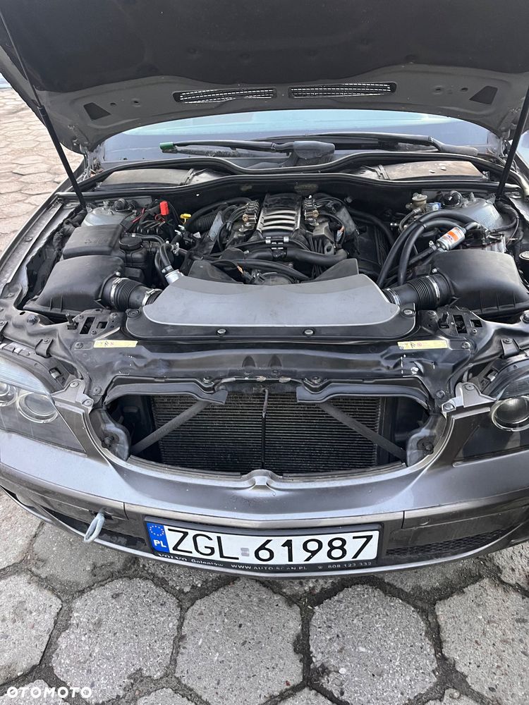 BMW Seria 7 750Li - 16