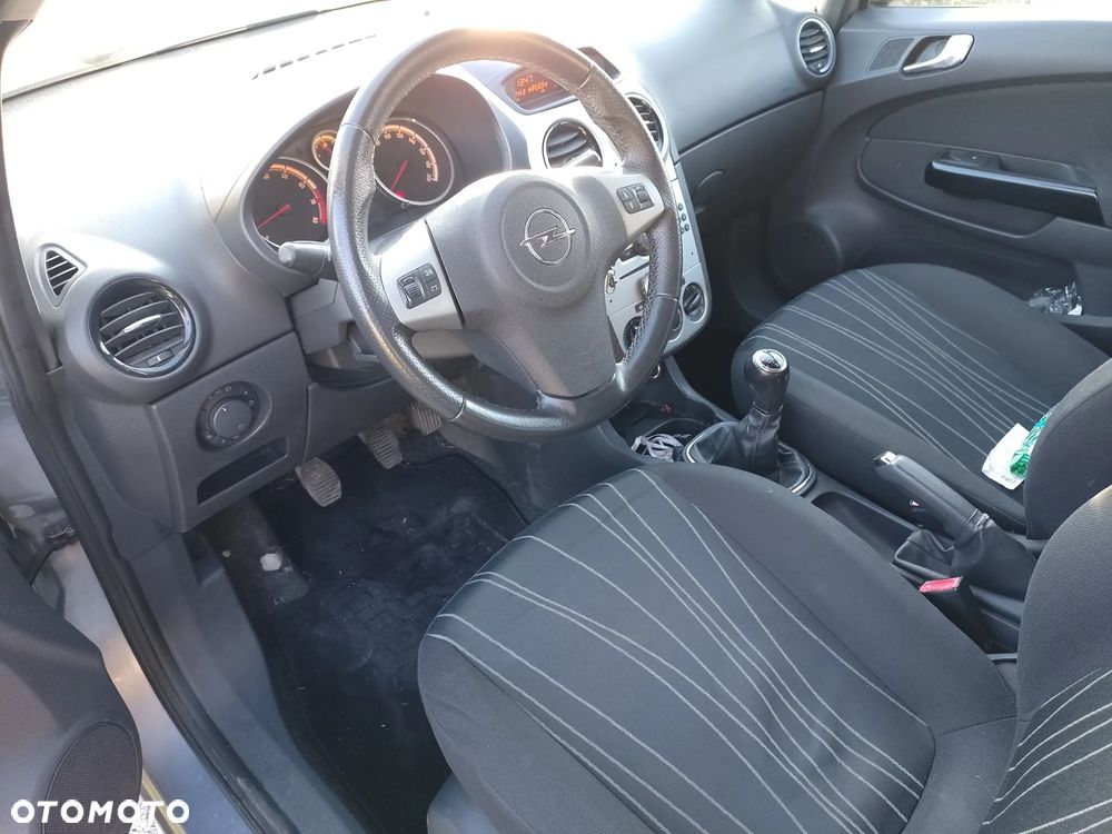 Opel Corsa 1.2 16V Enjoy - 6