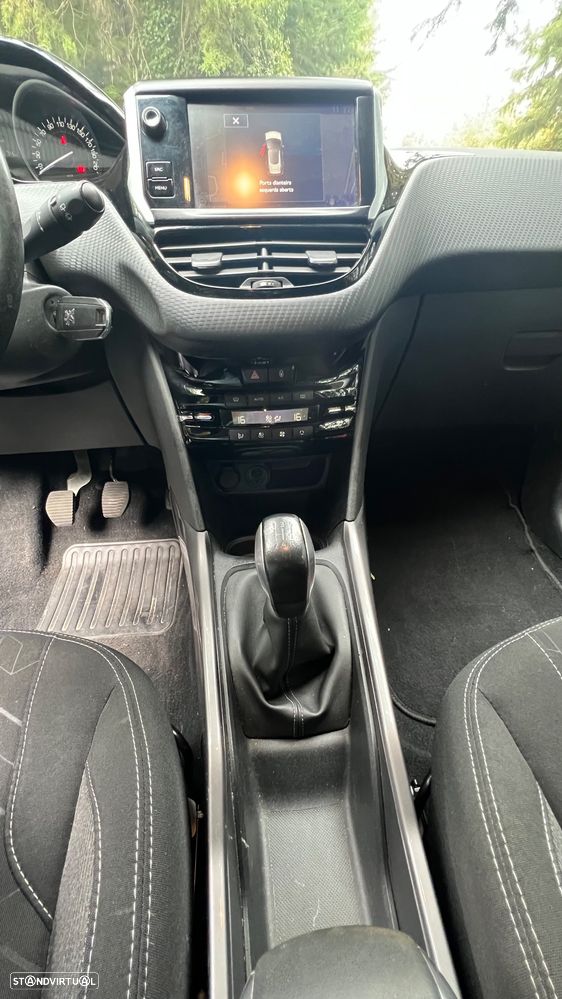 Peugeot 2008 1.6 BlueHDi Style - 11