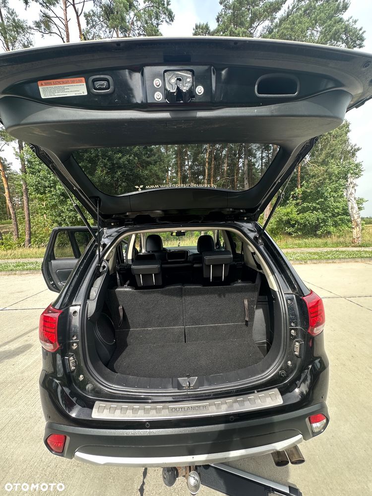 Mitsubishi Outlander 2.0 Instyle Navi 4WD CVT - 9