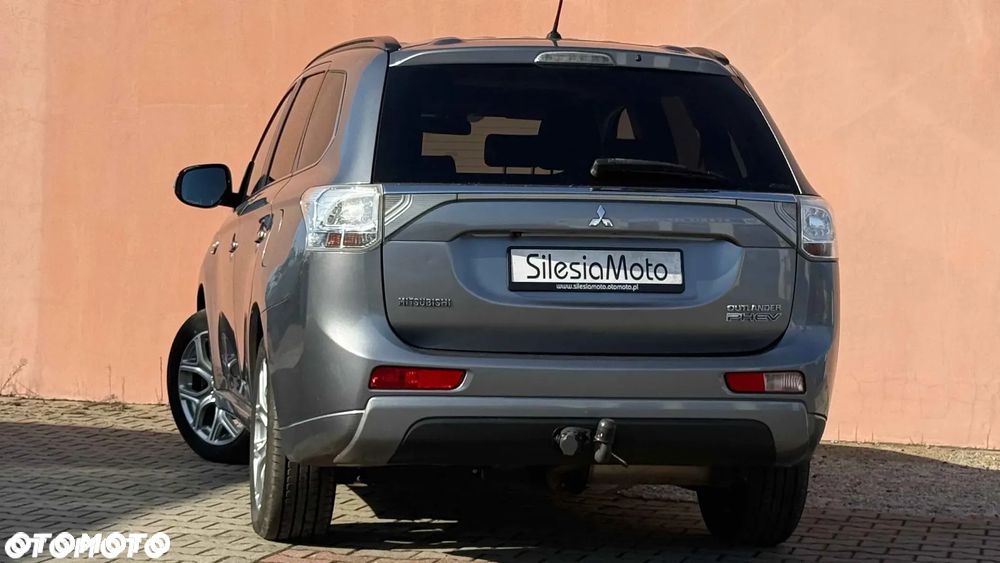 Mitsubishi Outlander - 4