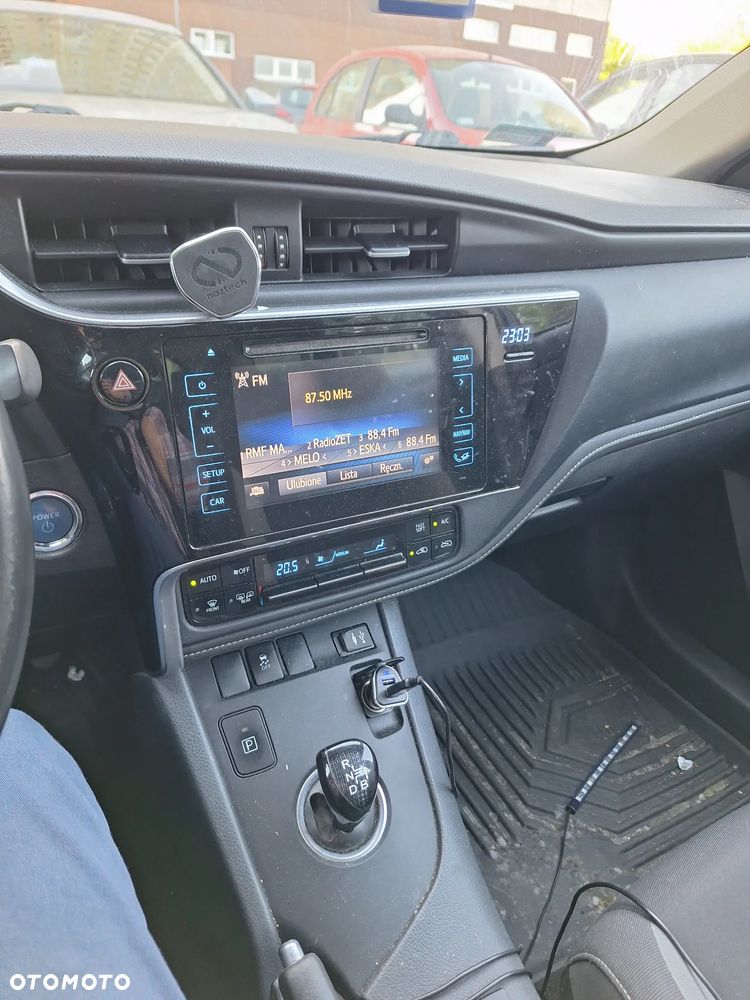 Toyota Auris Hybrid 135 Premium - 13