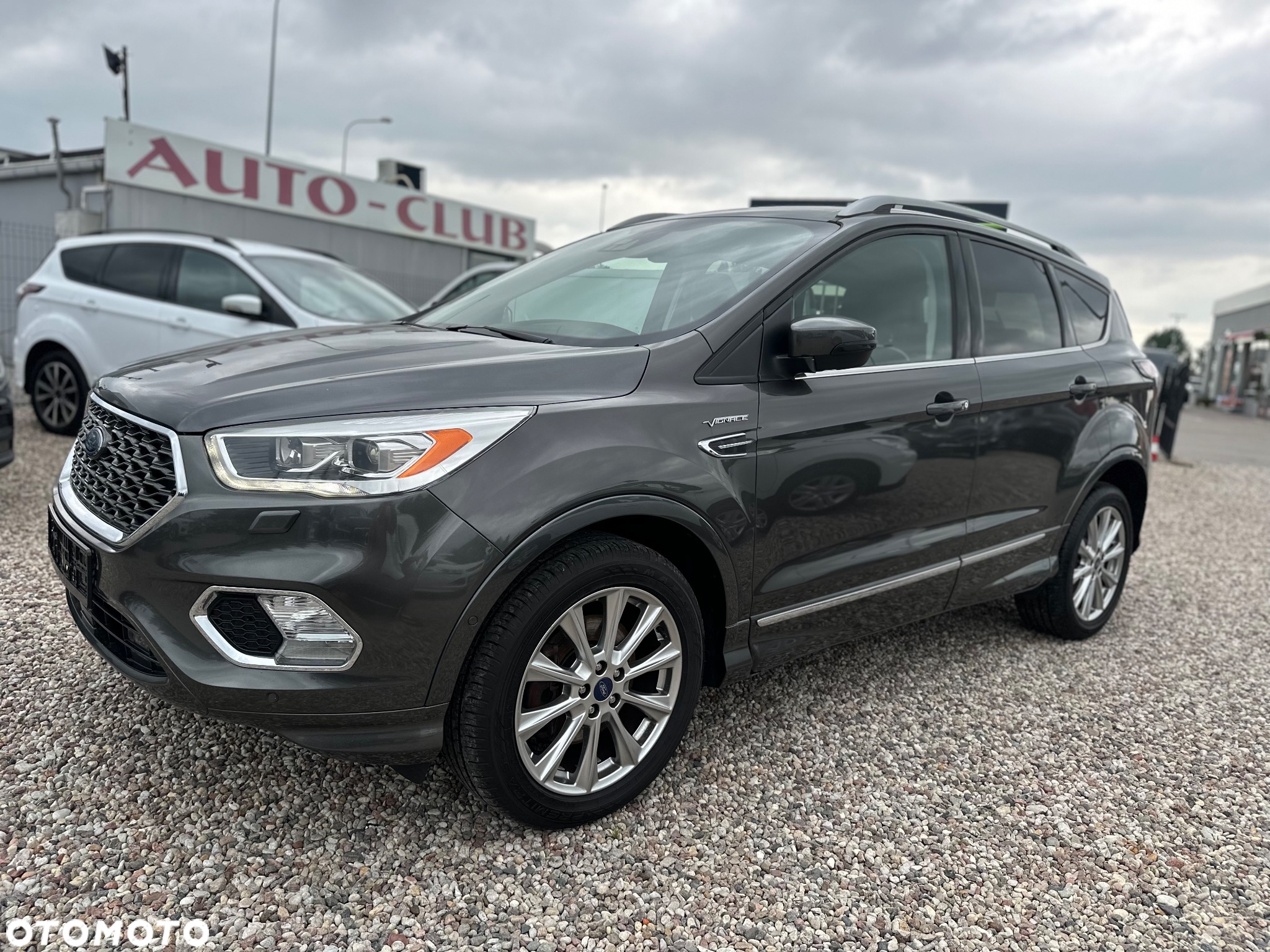 Ford Kuga 2.0 TDCi 4x4 Vignale - 2