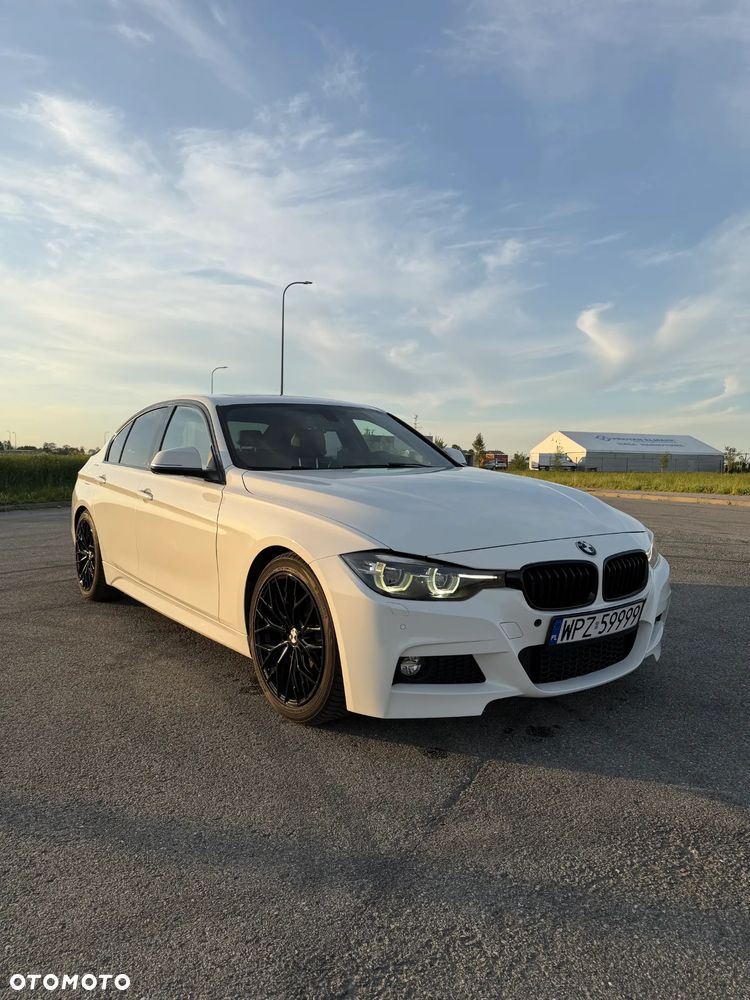 BMW Seria 3 330i xDrive Edition M Sport Shadow - 9