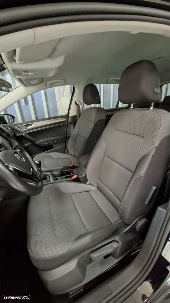 VW Golf 1.6 TDi Highline - 19
