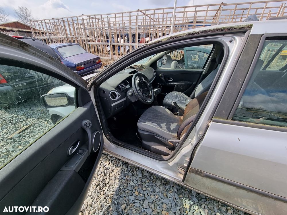 Dezmembrari  Renault CLIO 3  2005  > 0000 1.4 16V Benzina - 3