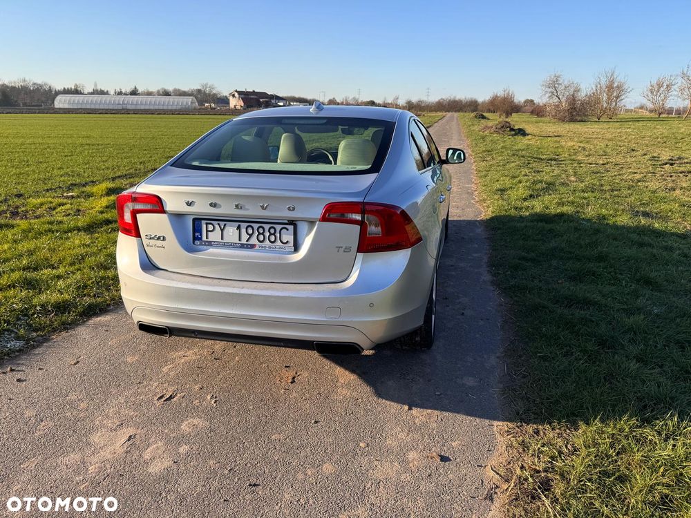 Volvo S60 T5 Geartronic Momentum - 8