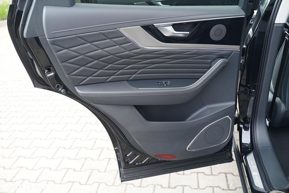 Hongqi HS5 2.0T AWD - 8