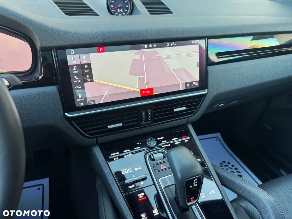Porsche Cayenne Platinum Edition - 21