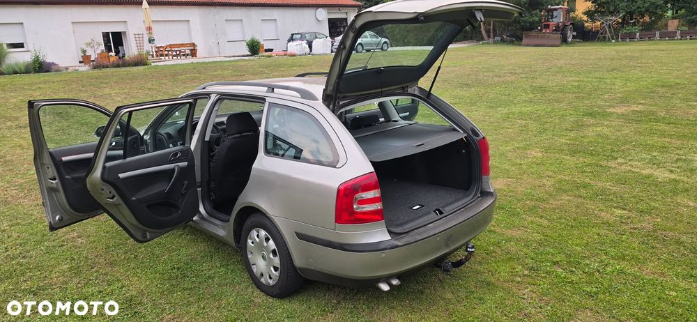 Skoda Octavia 1.9 TDI Elegance DSG - 25
