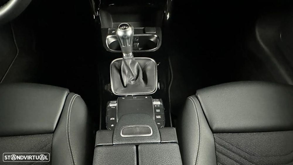 Mercedes-Benz CLA 180 d Progressive - 27