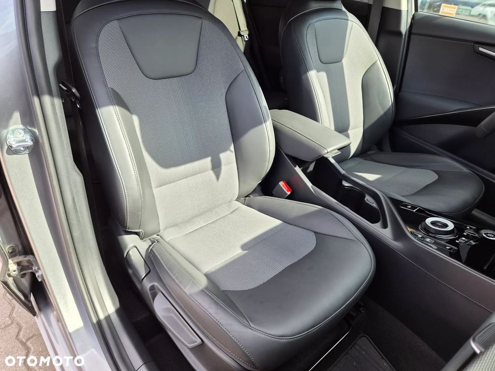 Kia Niro 1.6 GDI Hybrid L - 35