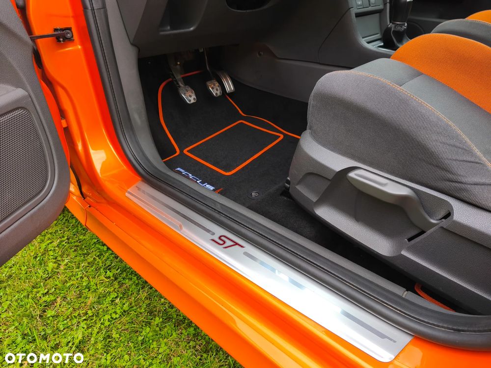 Ford Focus ST - 16