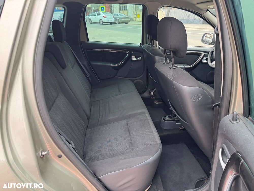 Dacia Duster 1.5 dCi 4x2 Ambiance - 8