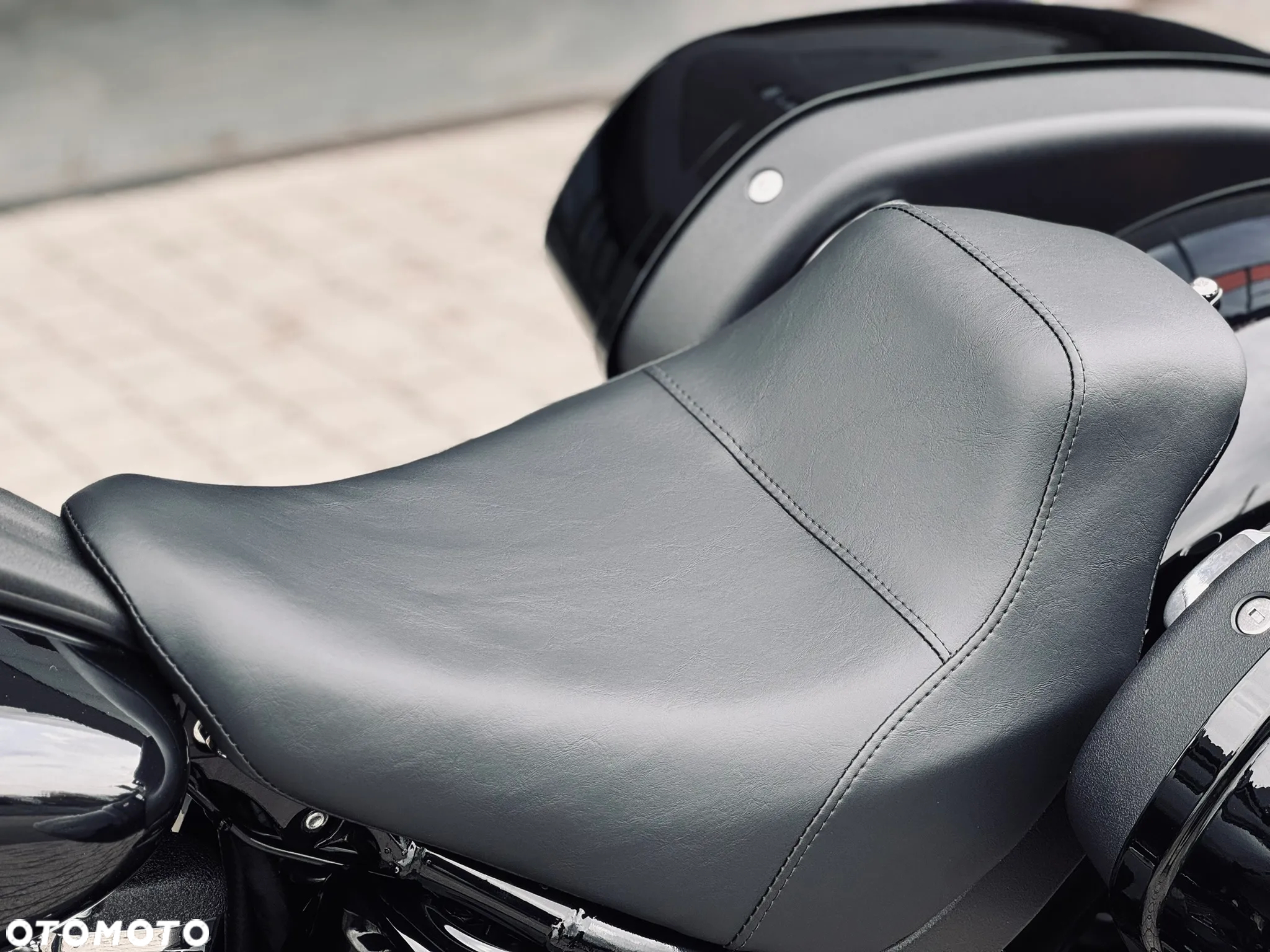 Harley-Davidson Softail Low Rider - 24