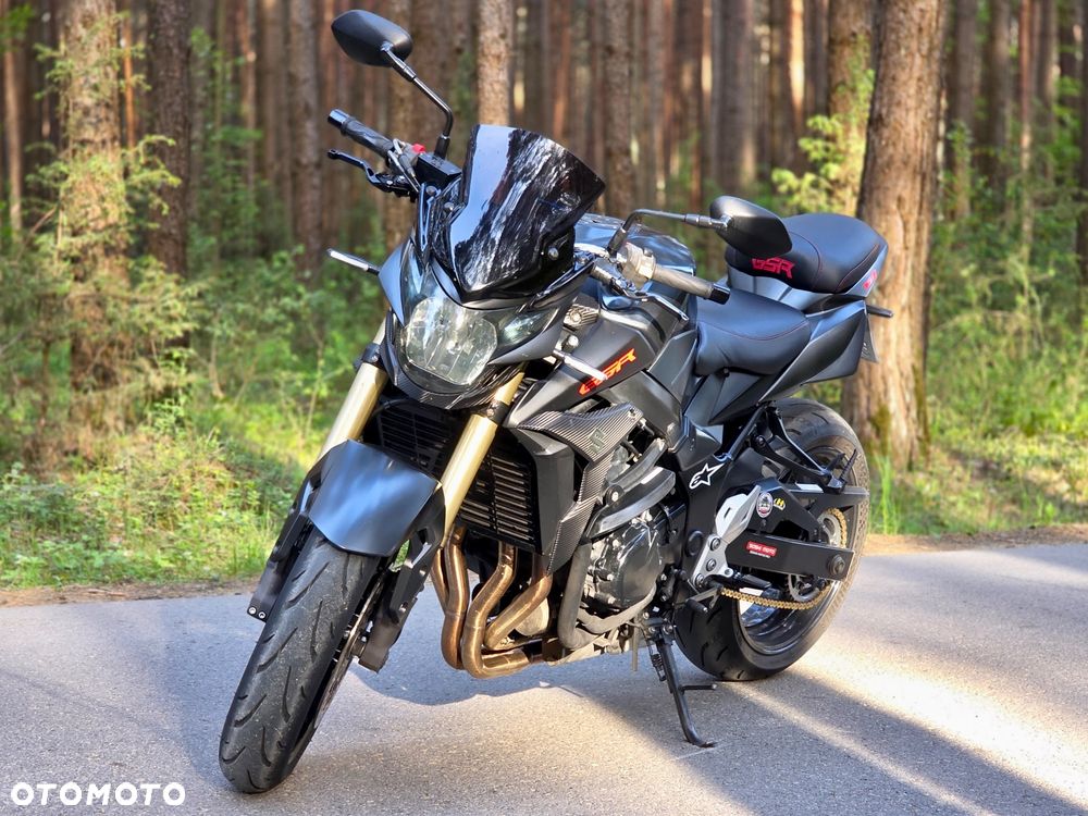 Suzuki GSR - 3