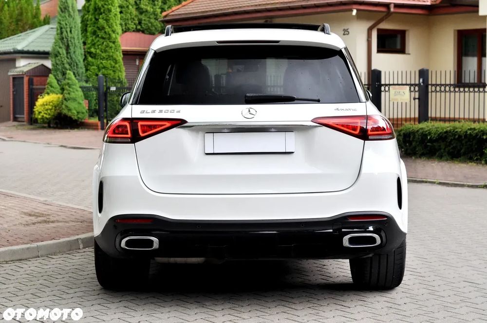 Mercedes-Benz GLE 300 d 4Matic 9G-TRONIC AMG Line - 11