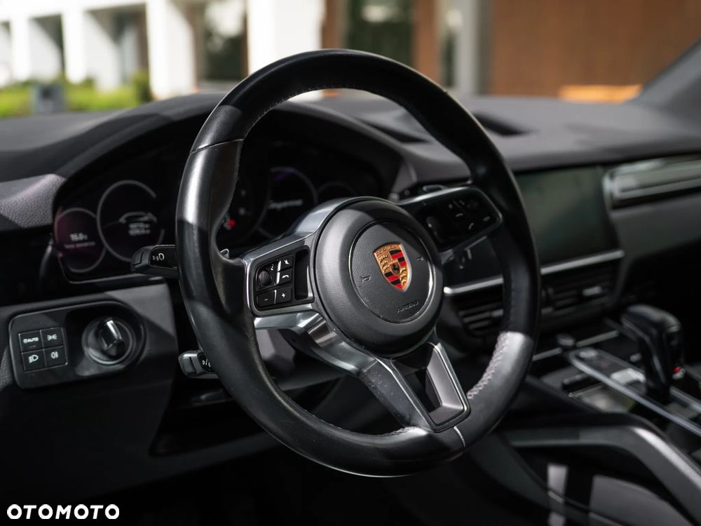 Porsche Cayenne Platinum Edition - 12