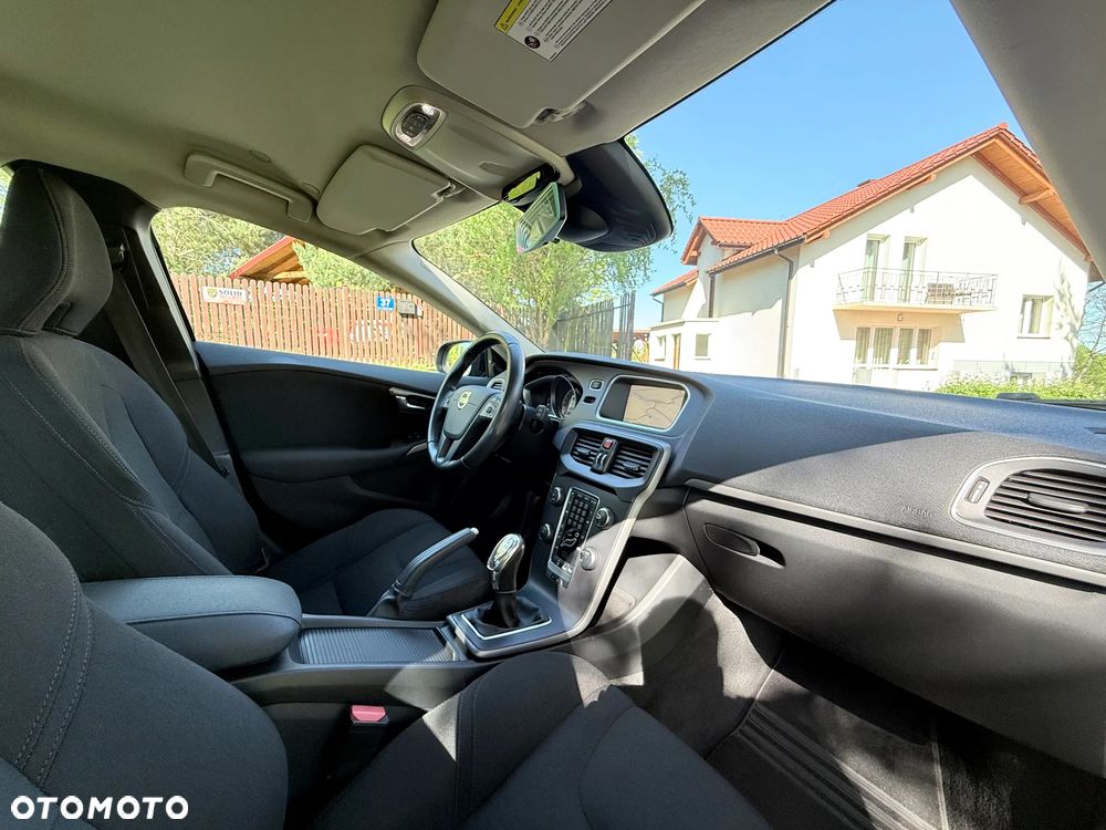 Volvo V40 D2 Momentum - 28
