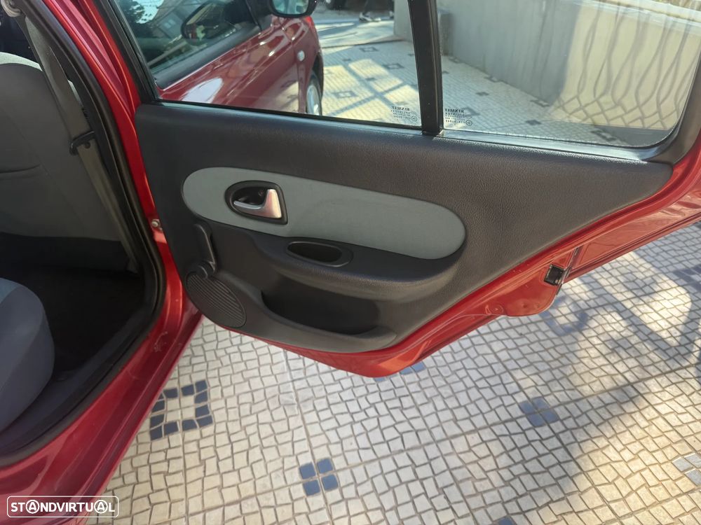 Renault Clio 1.2 16V Billabong - 19