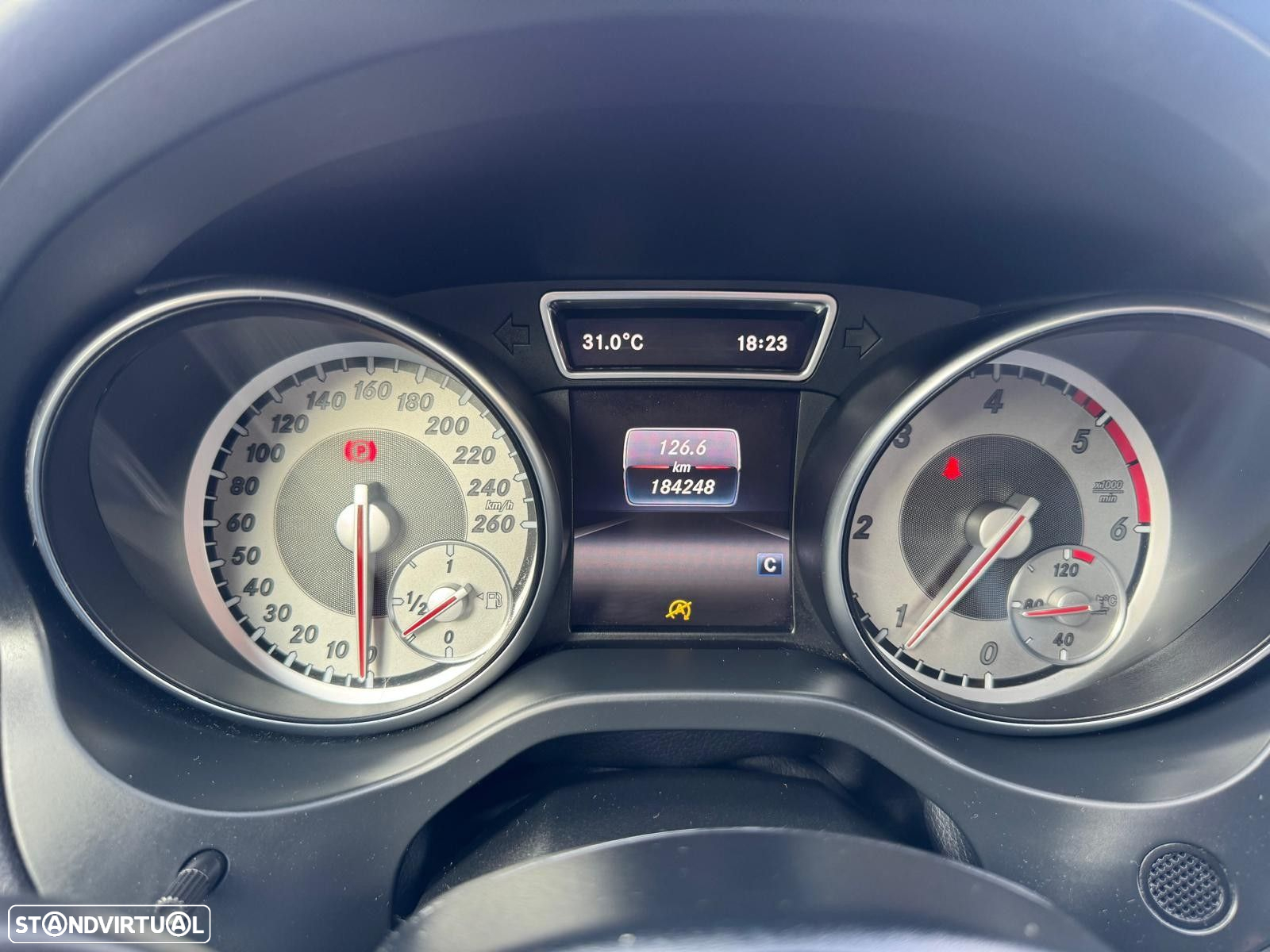 Mercedes-Benz GLA 180 CDi AMG Line - 40