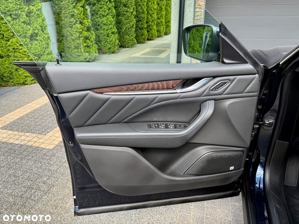 Maserati Levante MHEV Executive - 10