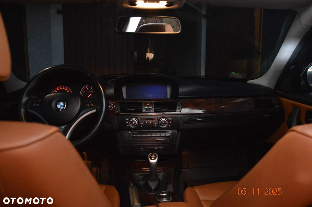 BMW Seria 3 320i - 11